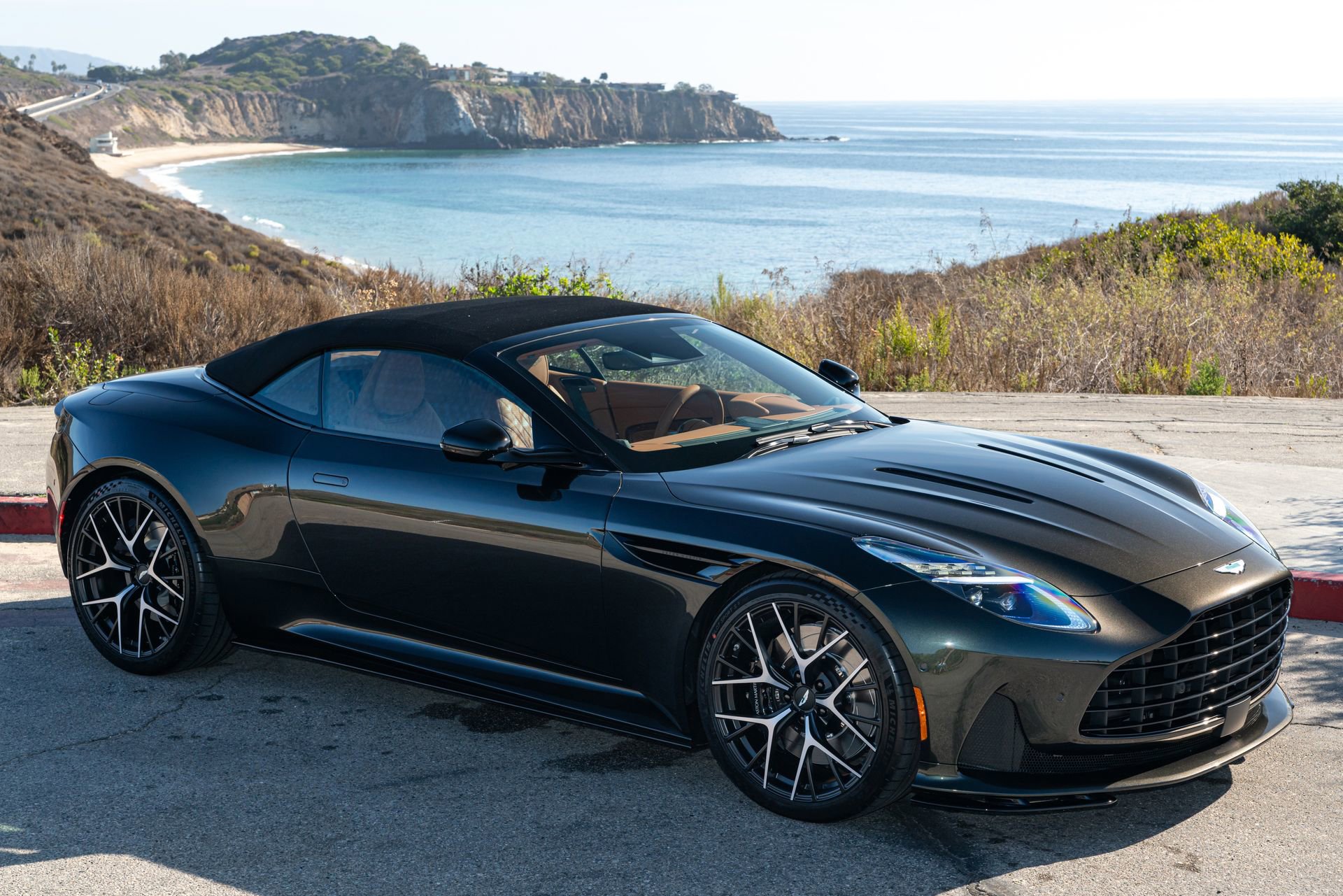 Used 2025 Aston Martin DB12 Convertible RWD image 1