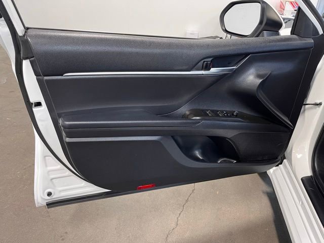 Used 2022 Toyota Camry SE FWD image 22