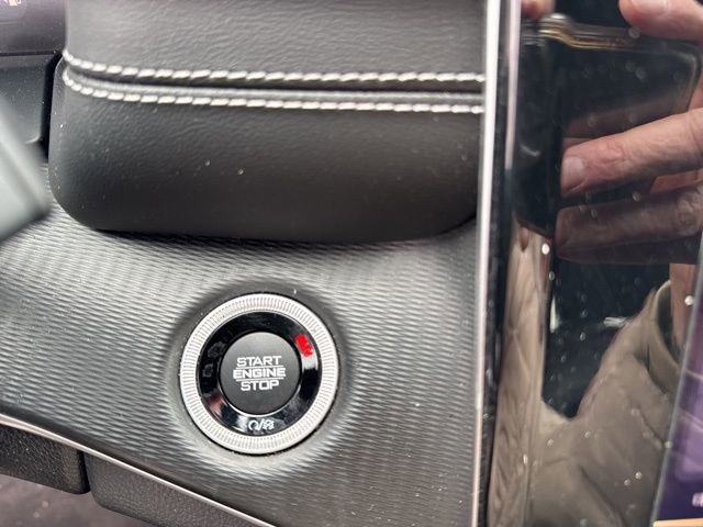 Used 2023 Jeep Grand Cherokee L Laredo image 25