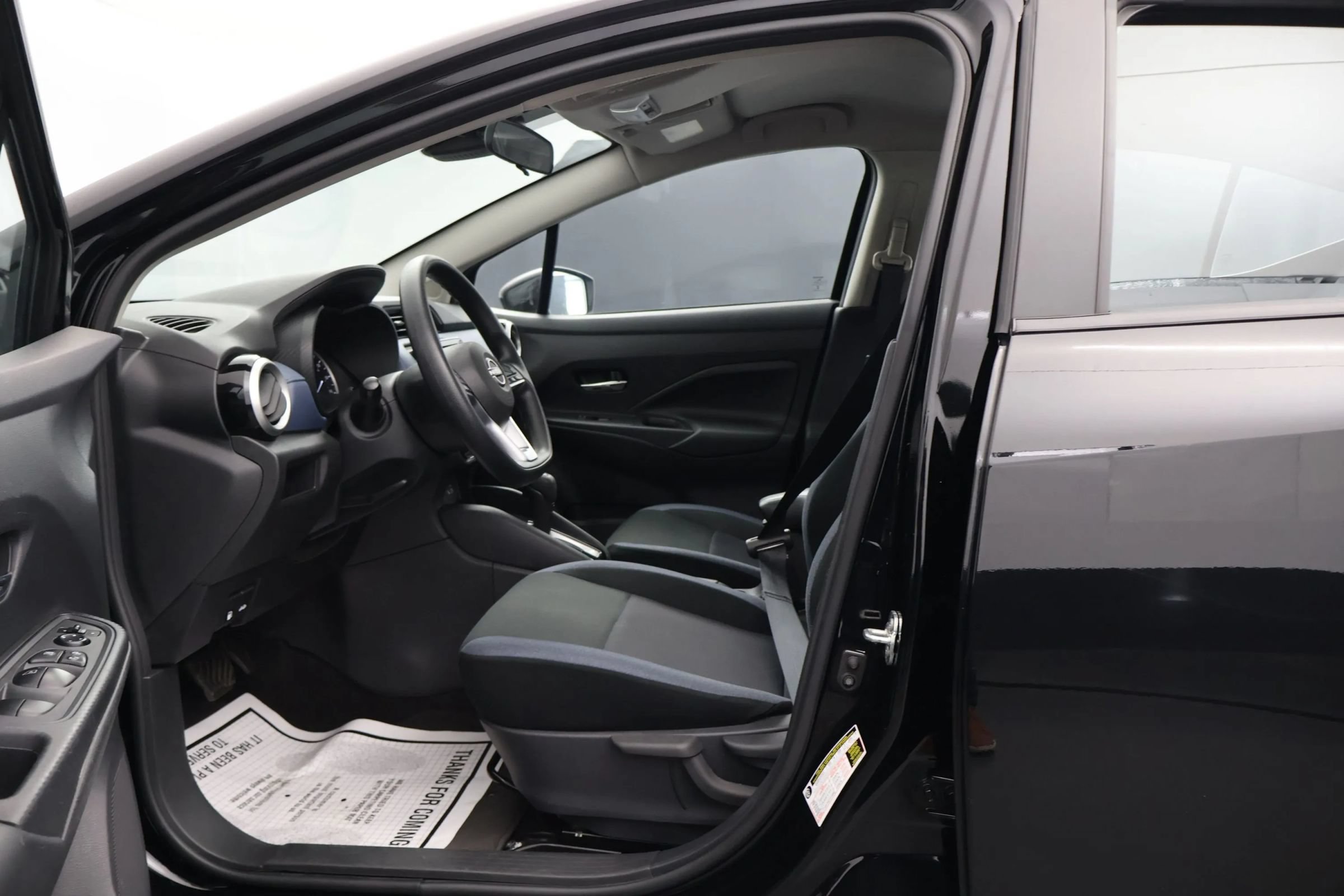 Used 2025 Nissan Versa SV FWD image 11