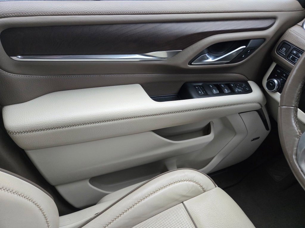 Used 2022 GMC Yukon XL Denali image 12