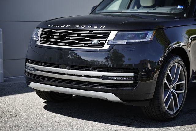 New 2026 Land Rover Range Rover Long Wheelbase SE image 2