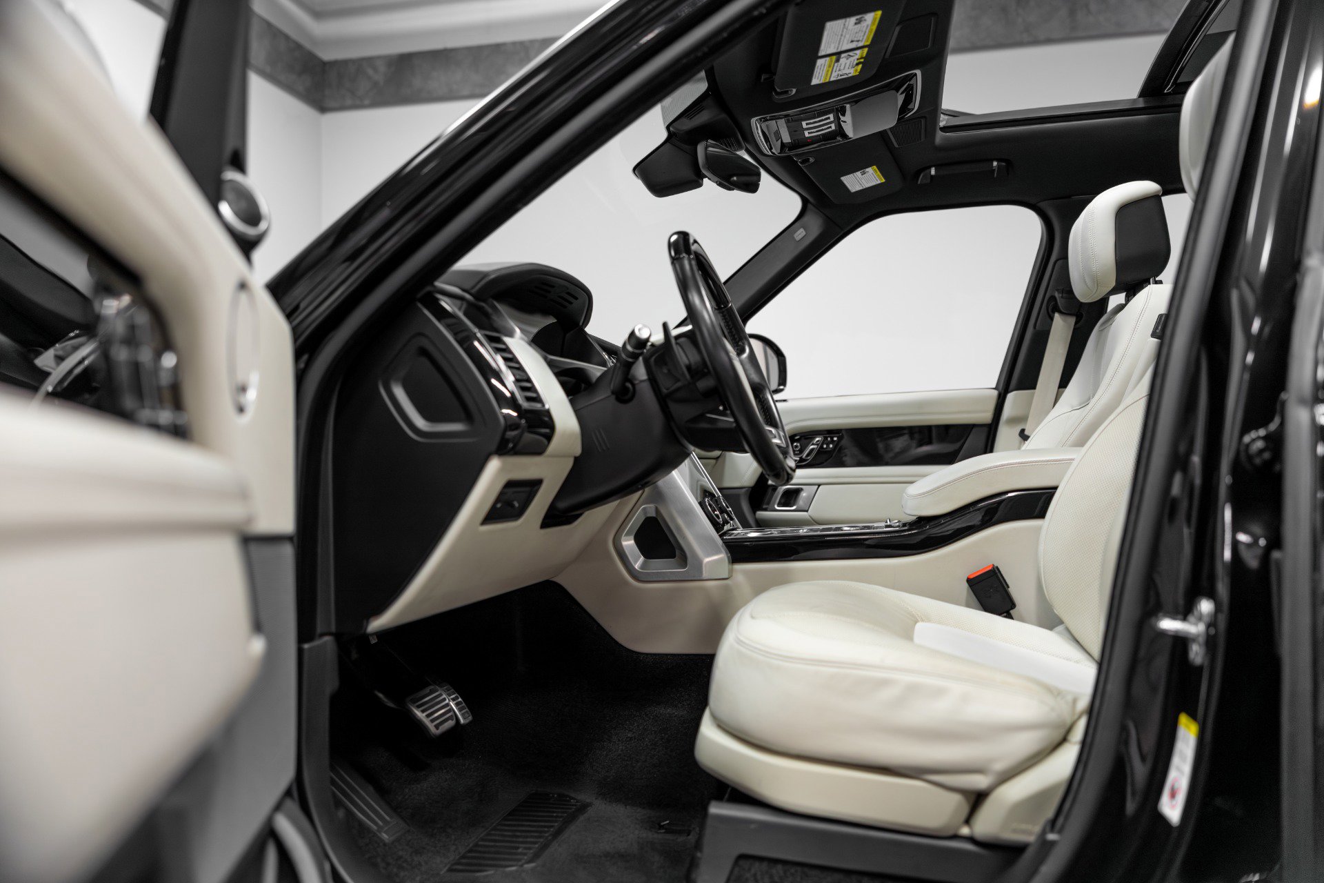 Used 2021 Land Rover Range Rover Westminster Edition image 5