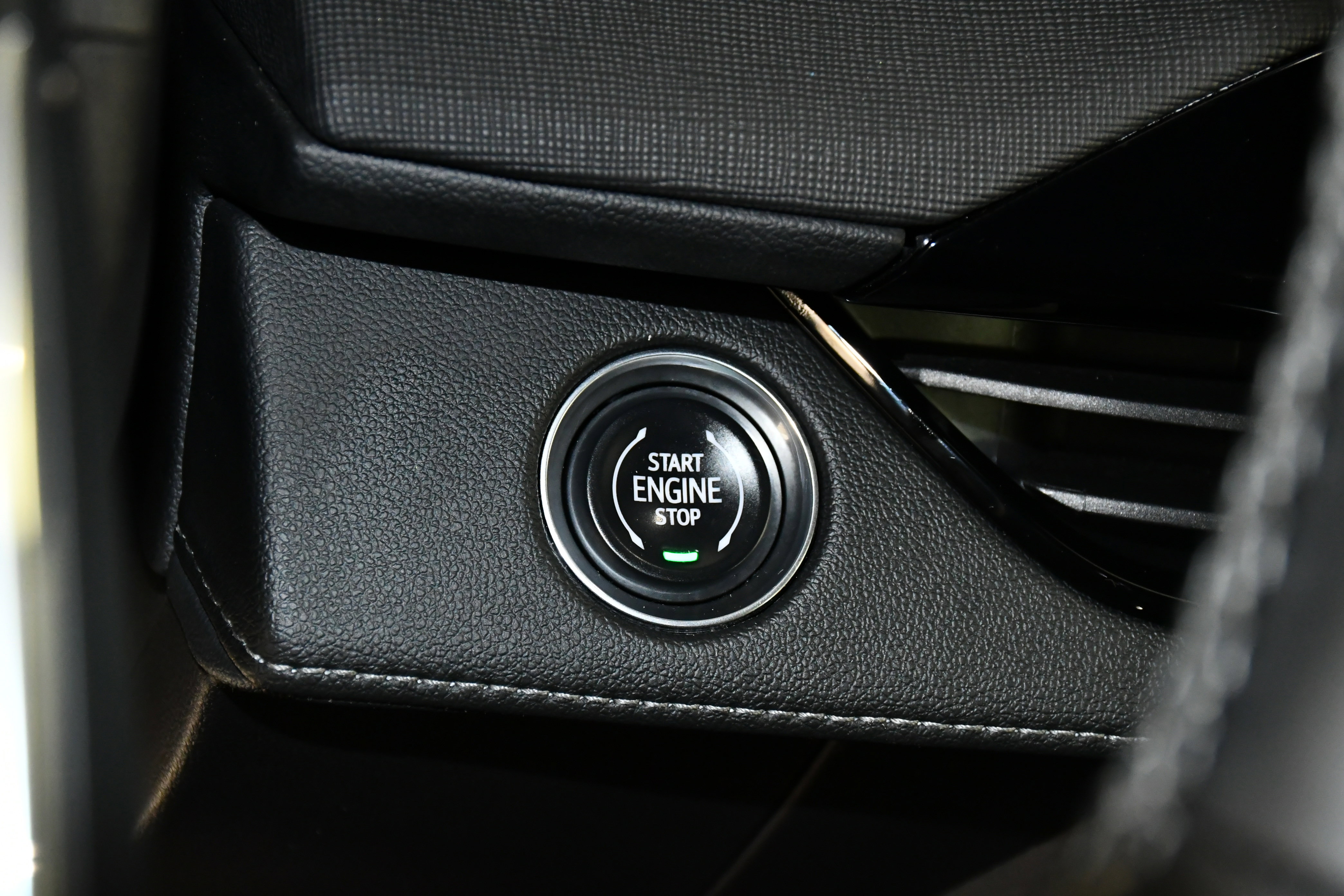 Used 2025 Buick Enclave Preferred image 24