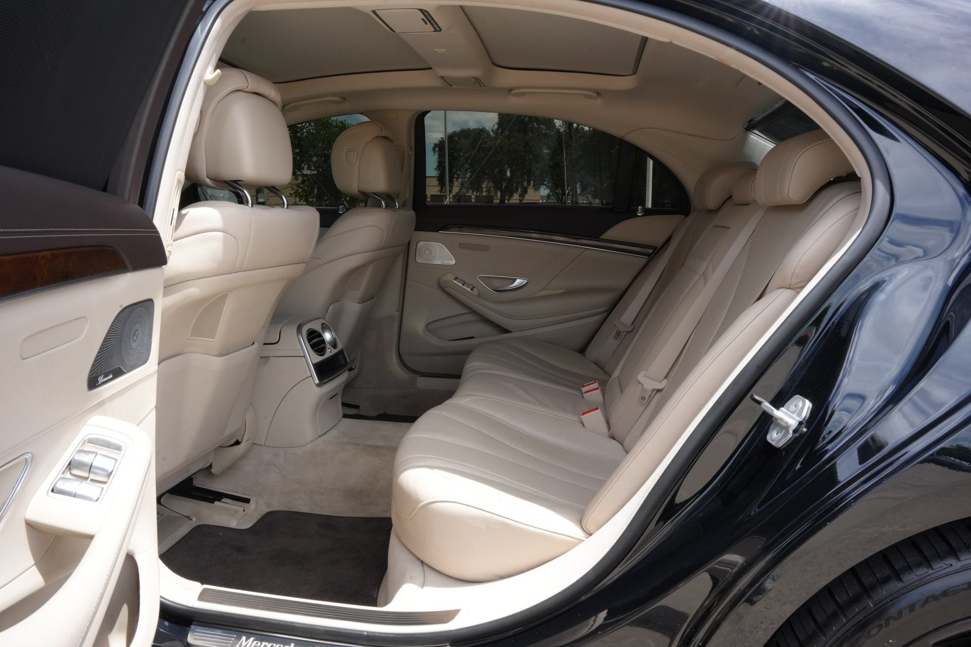 Used 2017 Mercedes-Benz S 550 Sedan image 19