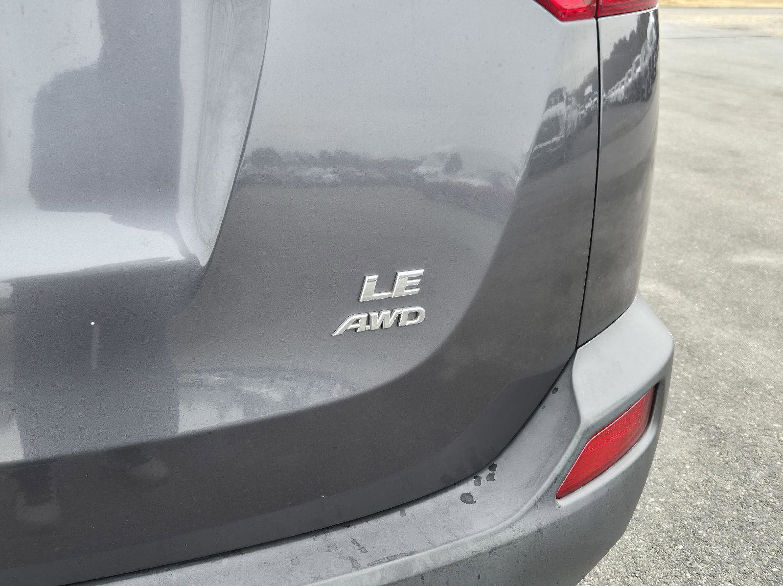 Used 2015 Toyota RAV4 LE image 26