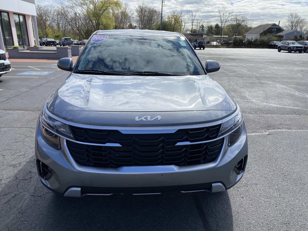 Used 2024 Kia Seltos LX AWD/4WD image 9