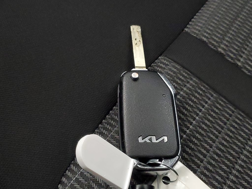 Used 2022 Kia Sorento LX FWD image 26