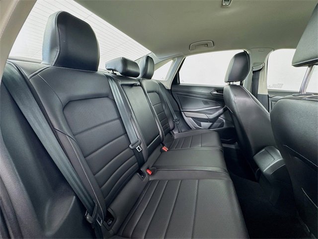 Used 2024 Volkswagen Jetta SE image 25