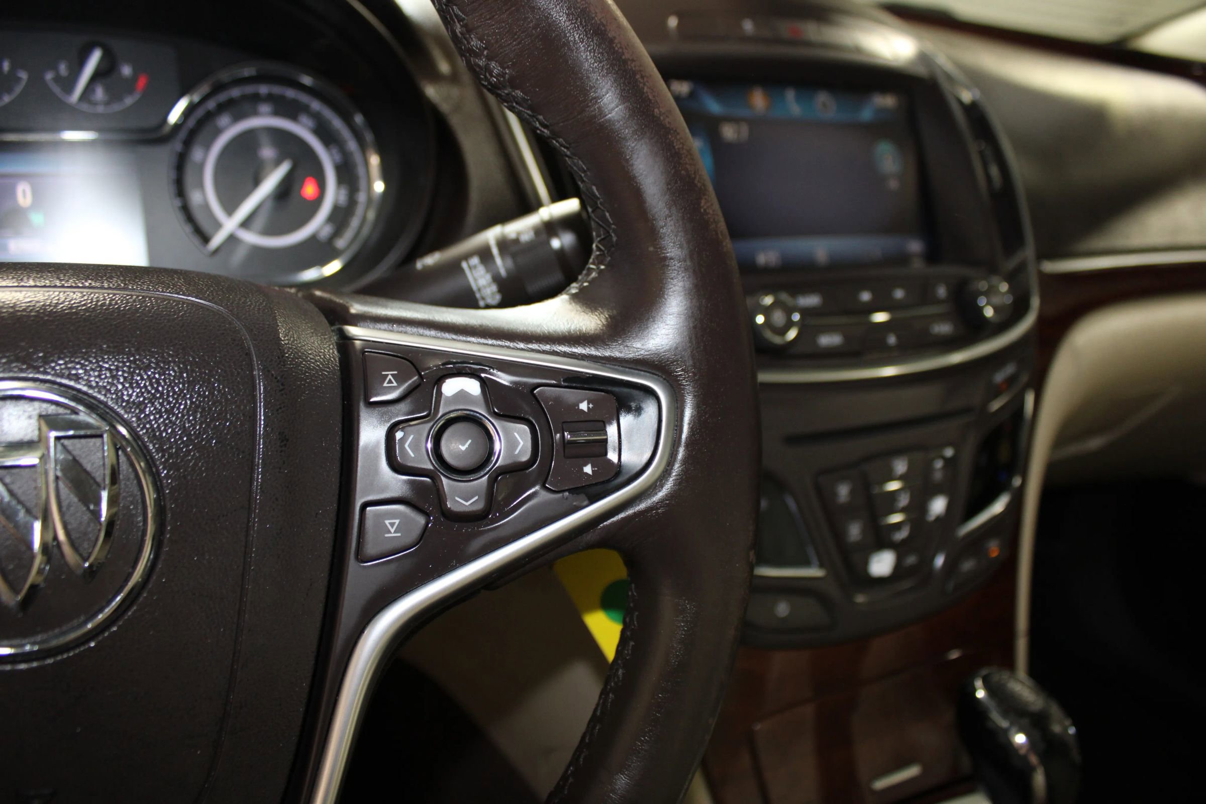 Used 2014 Buick Regal FWD image 16