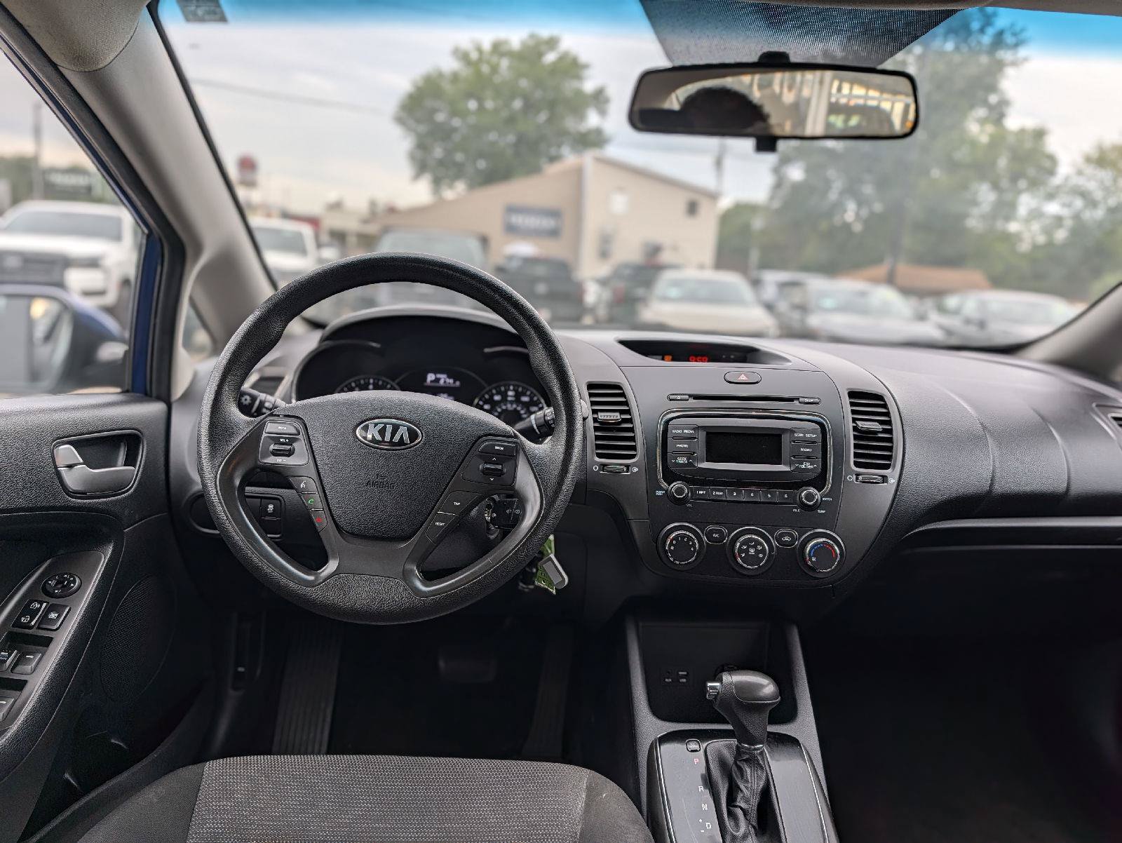 Used 2017 Kia Forte LX FWD image 3