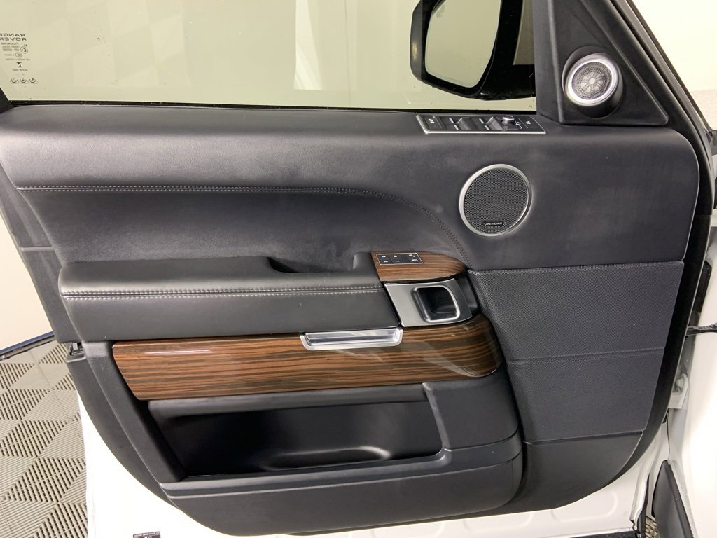 Used 2016 Land Rover Range Rover HSE image 23
