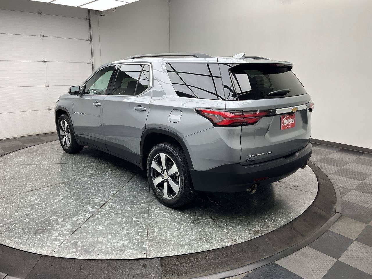 Certified 2023 Chevrolet Traverse LT w/ LT Premium Package AWD/4WD image 2