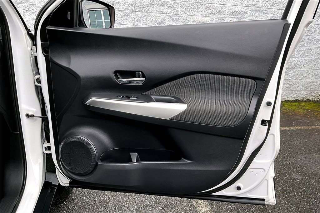 Certified 2019 Nissan Kicks SV image 27