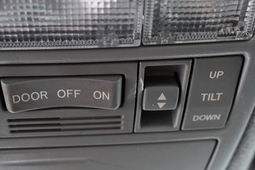 Used 2007 Toyota Camry SE FWD image 33