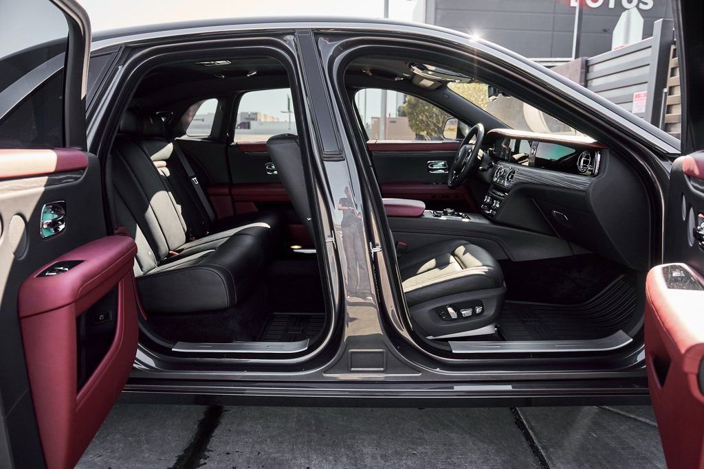 Used 2023 Rolls-Royce Ghost AWD/4WD image 24