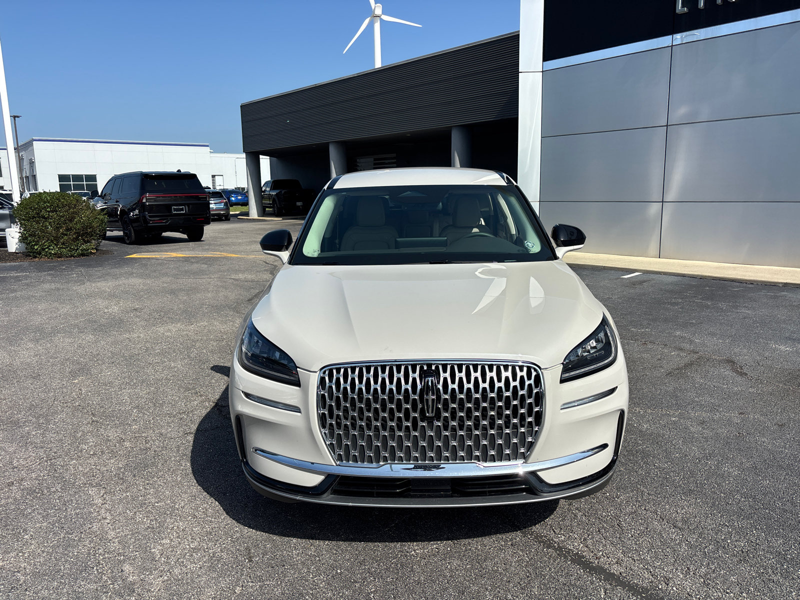 Certified 2023 Lincoln Corsair AWD w/ Rear Removable Package Tray image 2