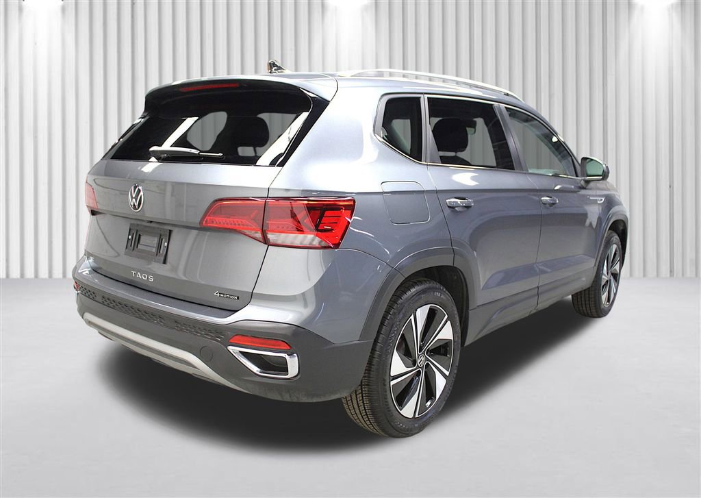 Used 2024 Volkswagen Taos SE AWD/4WD image 3