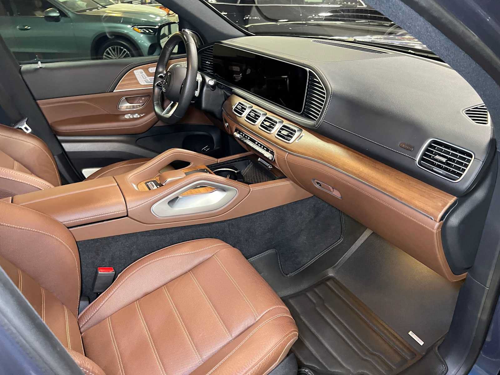 Certified 2024 Mercedes-Benz GLS 450 4MATIC image 11