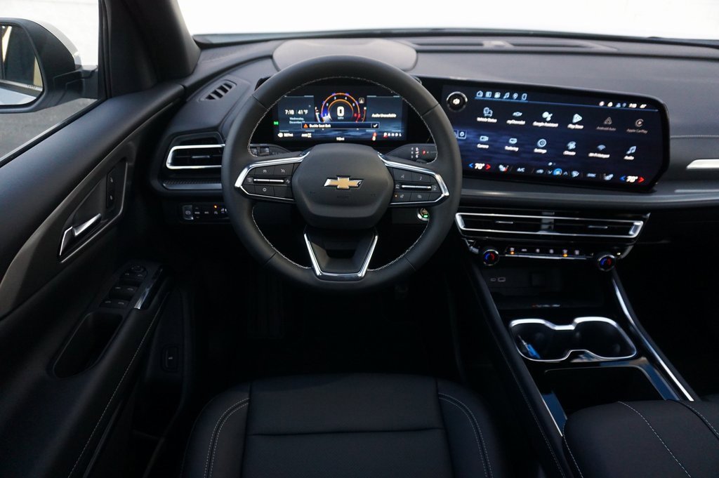 New 2026 Chevrolet Traverse LT w/ Sun and Wheel Package image 13