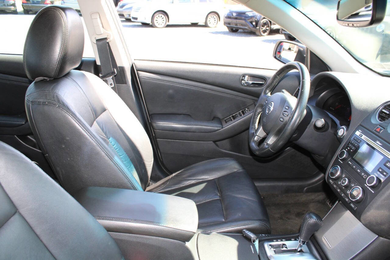Used 2010 Nissan Altima 2.5 SL w/ SL Pkg image 11