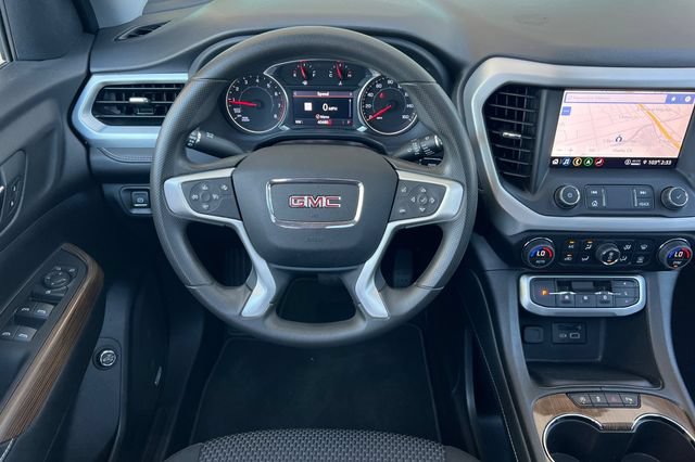Used 2023 GMC Acadia SLE w/ Driver Convenience Package FWD image 17