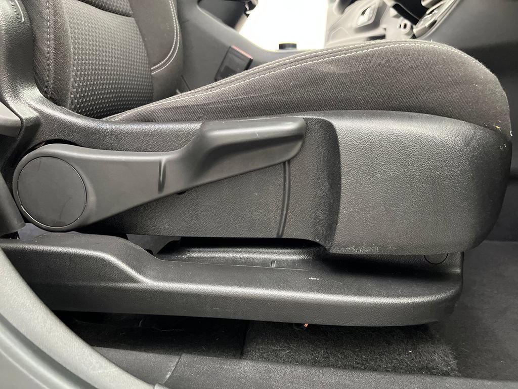 Used 2024 GMC Terrain SLE AWD/4WD image 29