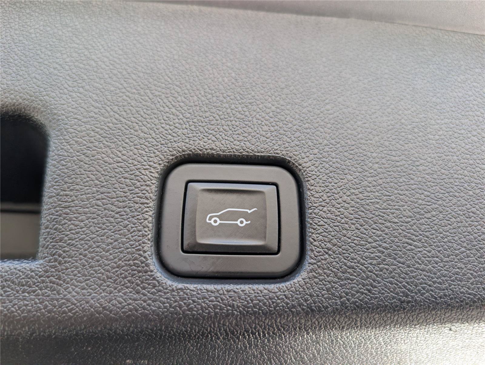 Used 2024 Chevrolet Traverse Z71 w/ LPO, Floor Liner Package AWD/4WD image 15