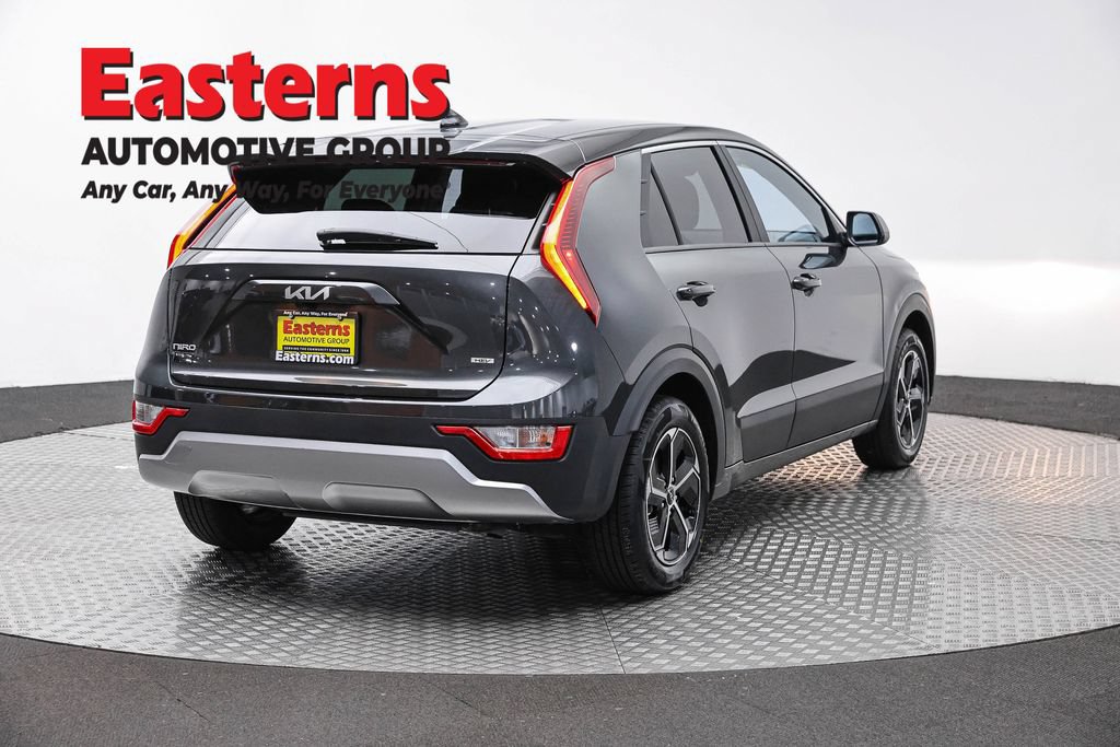 Used 2025 Kia Niro LX FWD image 5
