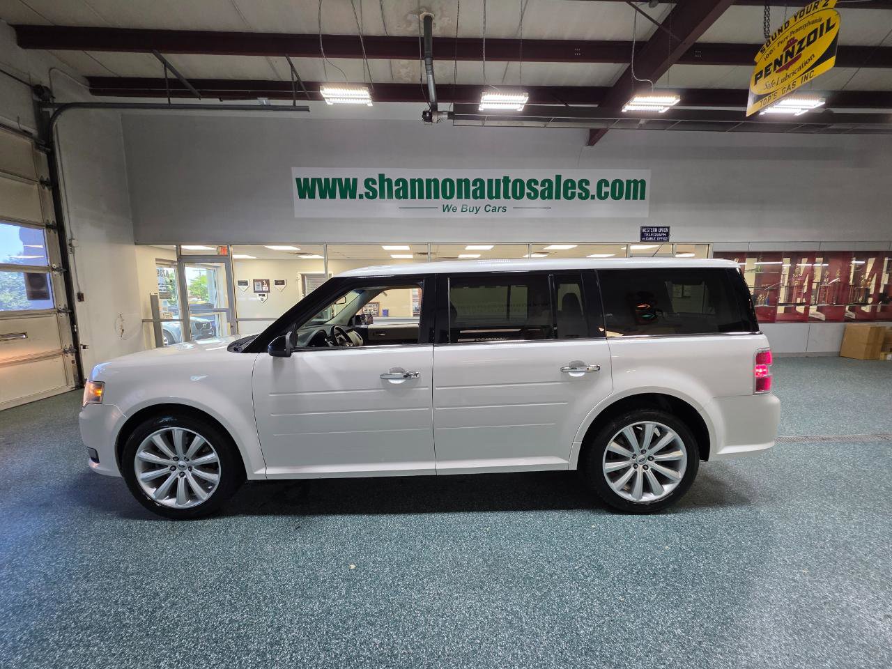 Used 2017 Ford Flex SEL w/ Equipment Group 202A AWD/4WD image 11
