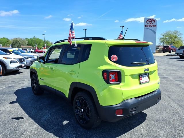 Used 2017 Jeep Renegade Latitude w/ Popular Equipment Group image 6