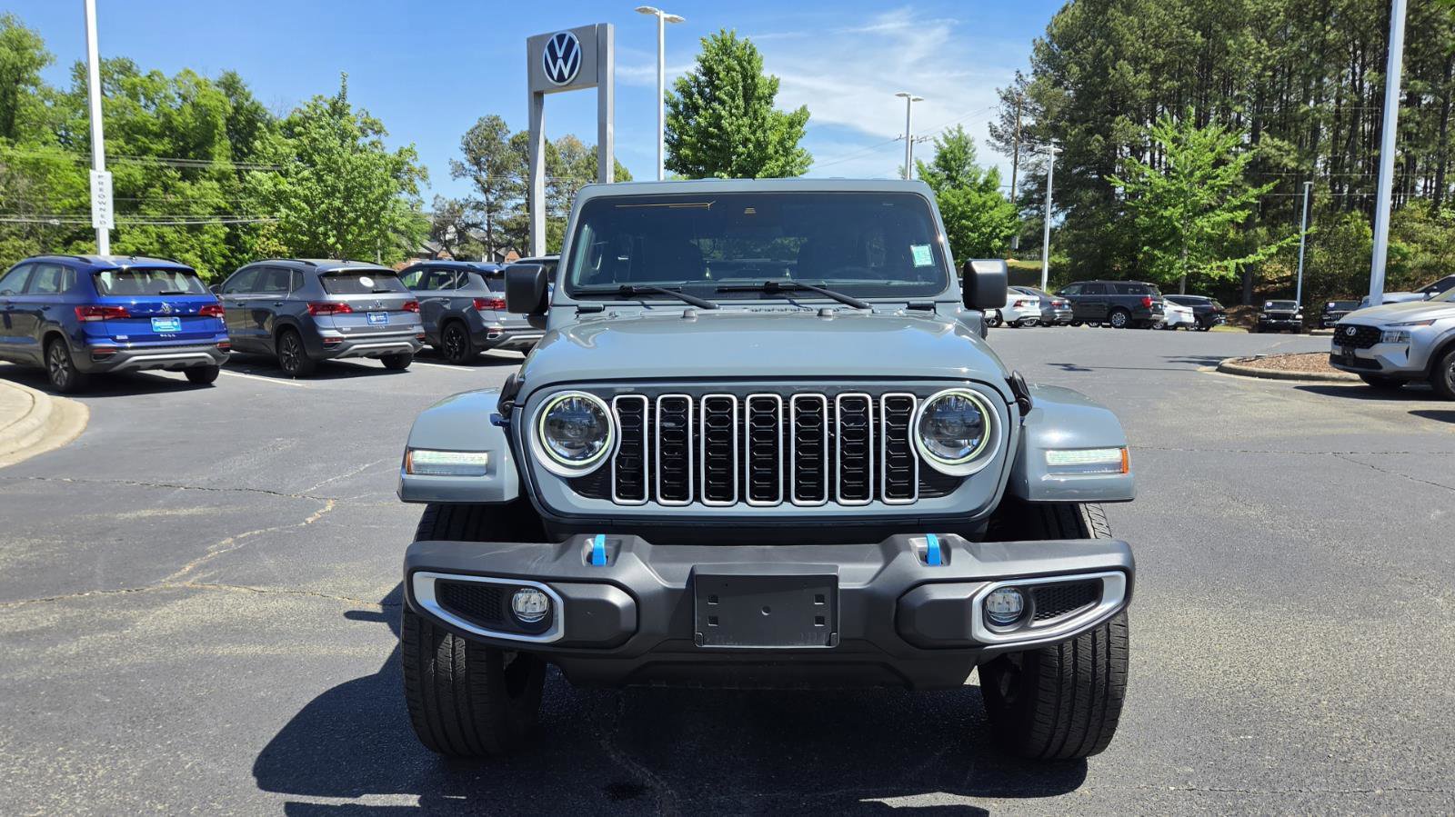 Used 2024 Jeep Wrangler Sahara image 8