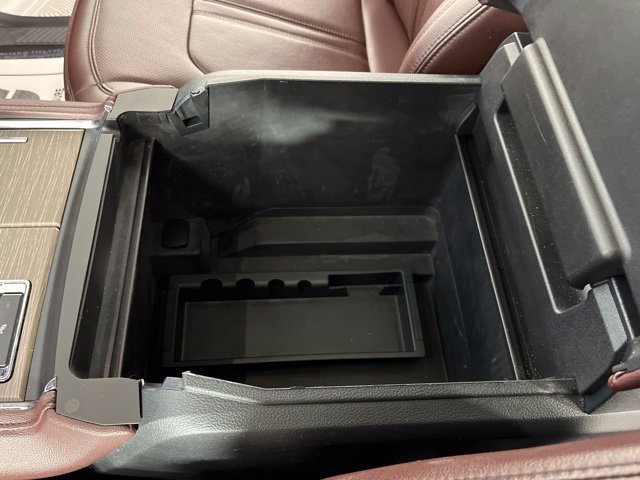 Used 2024 Ford Expedition Limited RWD image 31