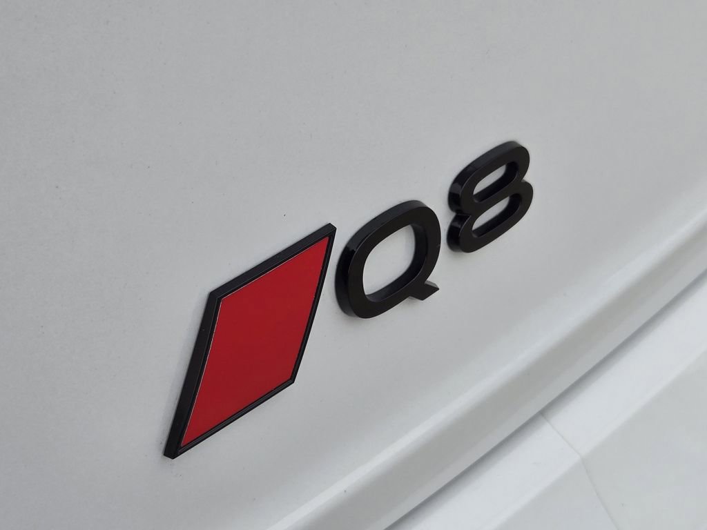 Certified 2025 Audi Q8 Prestige image 14