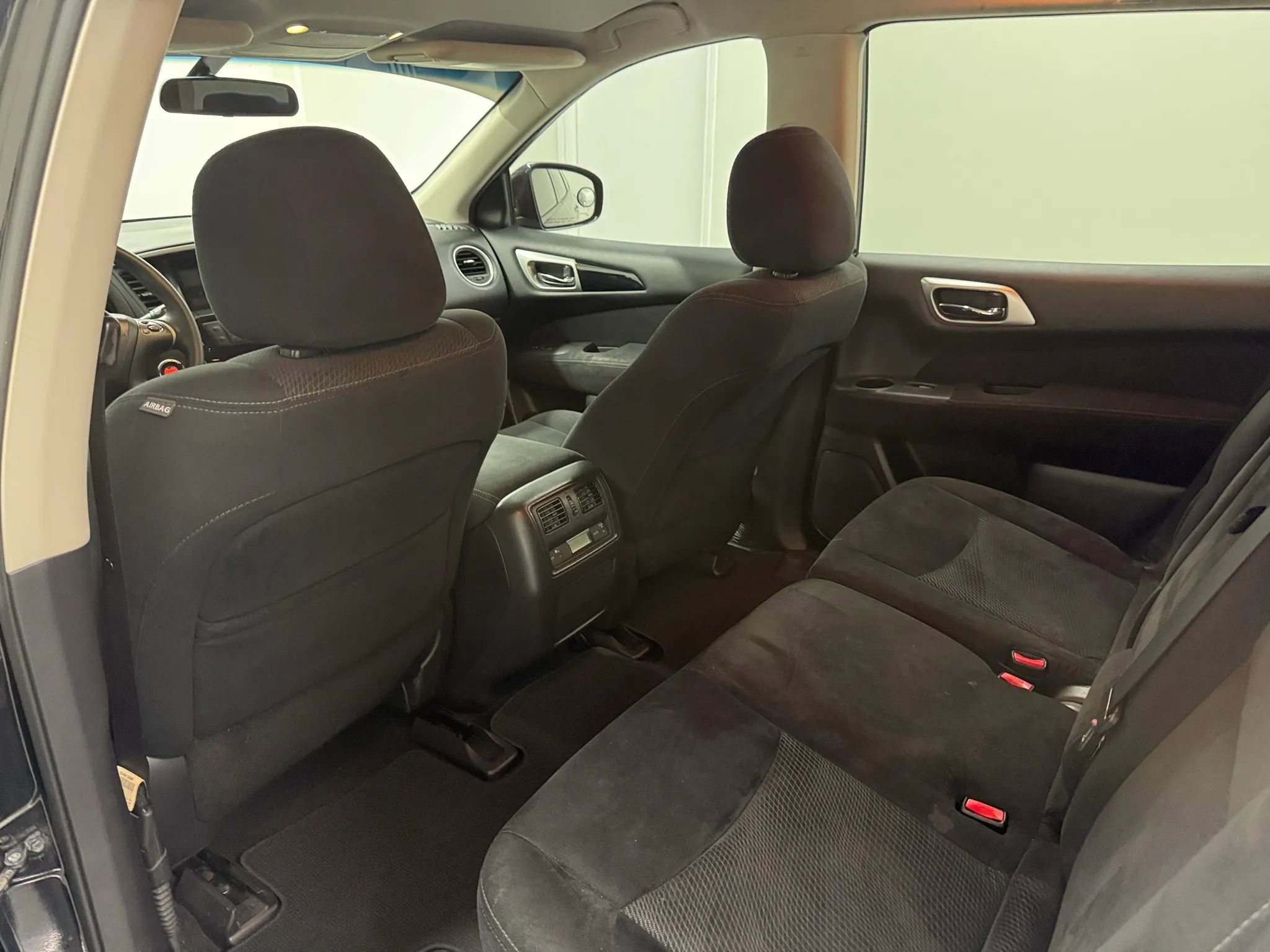 Used 2014 Nissan Pathfinder S image 15