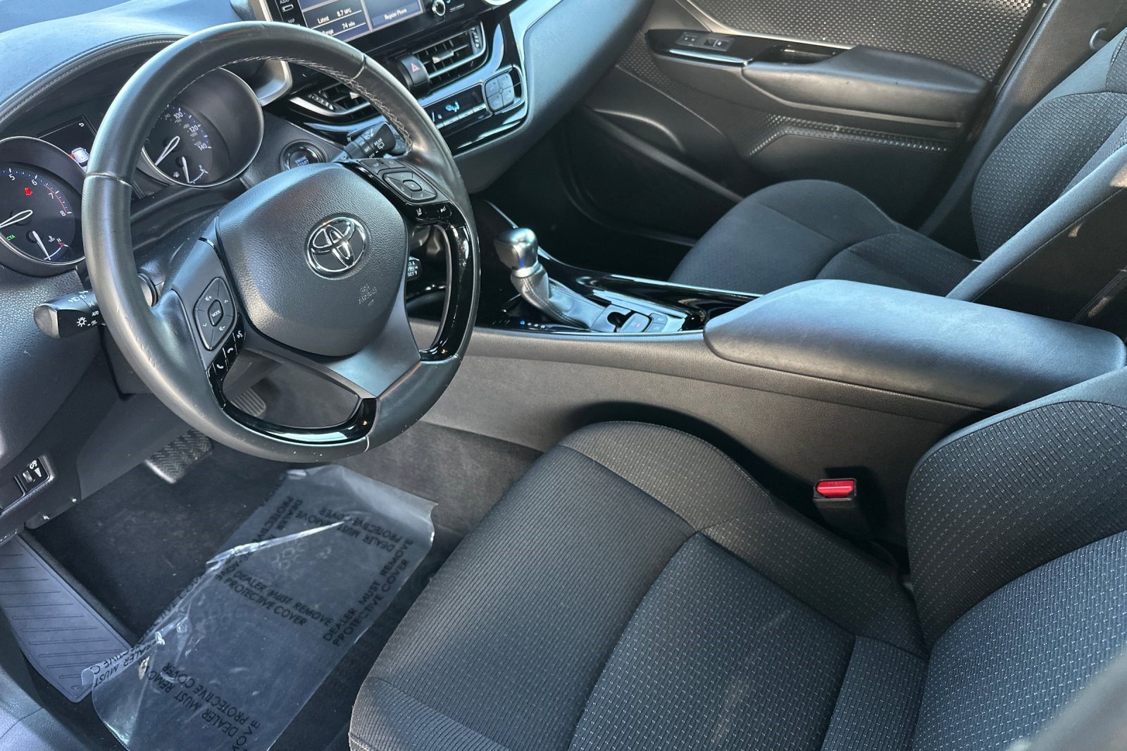 Used 2019 Toyota C-HR XLE image 11