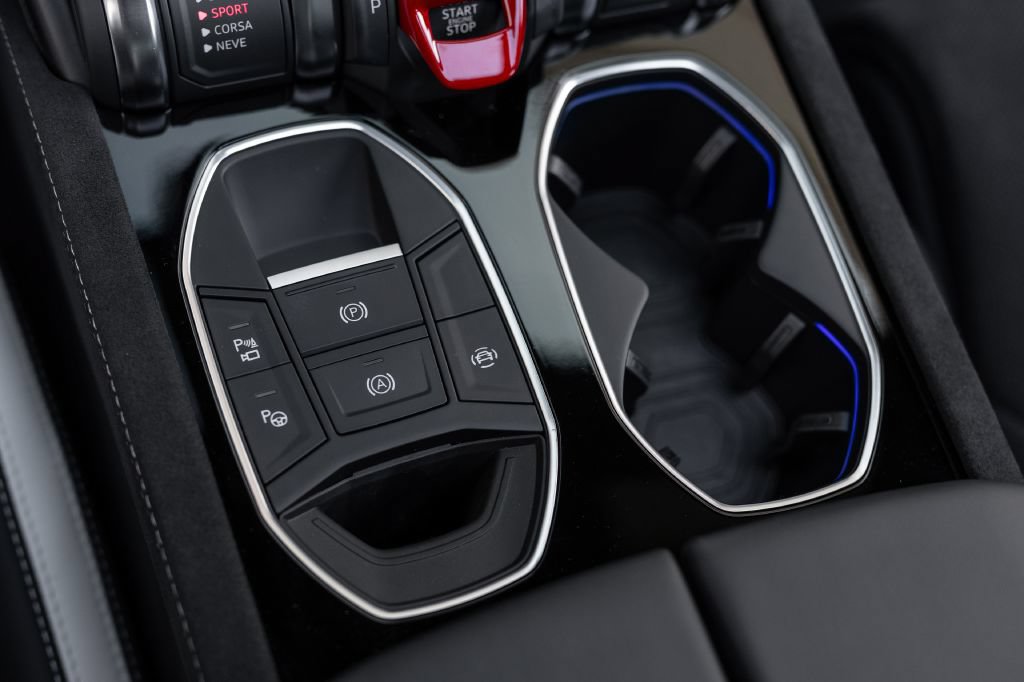 Used 2023 Lamborghini Urus S AWD/4WD image 32