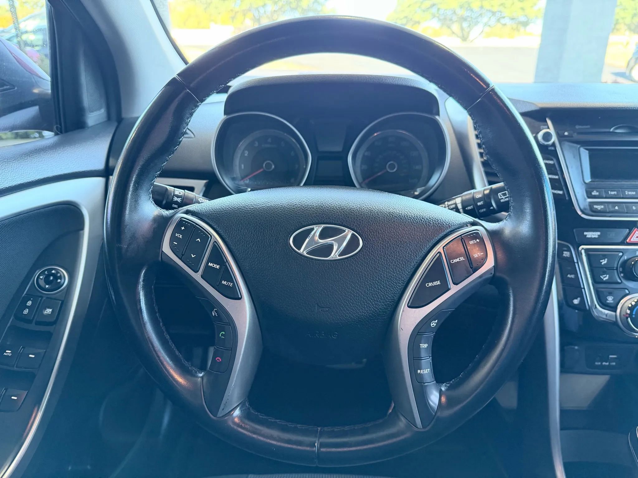 Used 2016 Hyundai Elantra GT w/ Option Group 02 image 19