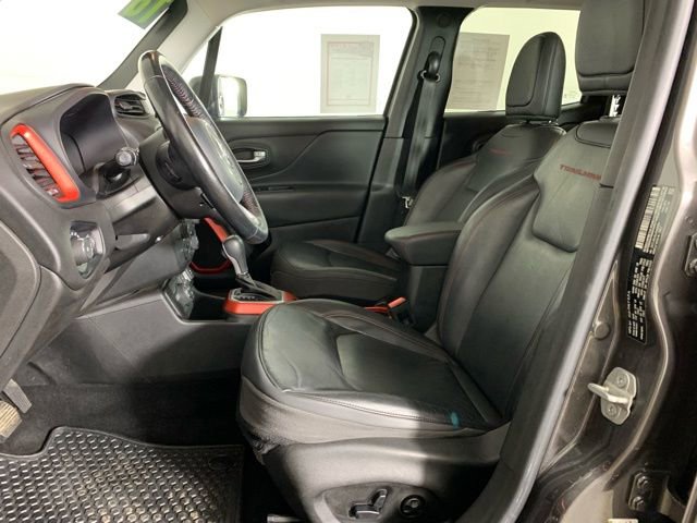 Used 2018 Jeep Renegade Trailhawk image 14