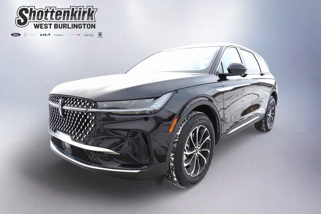 Used 2025 Lincoln Nautilus Premier image 1