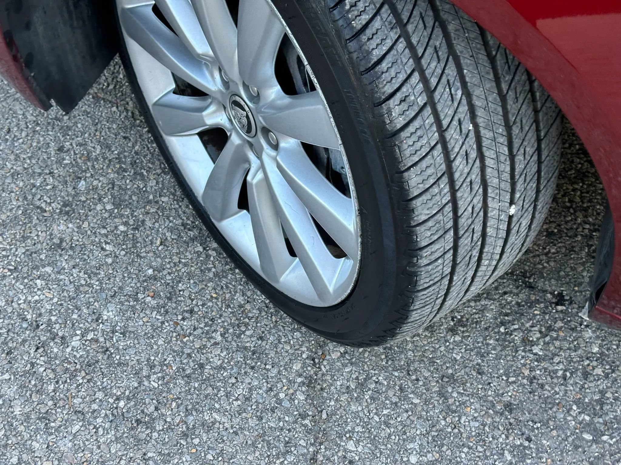 Used 2011 Jaguar XF RWD image 38