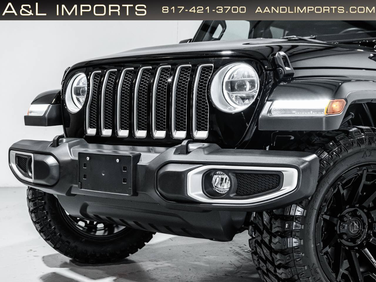 Used 2023 Jeep Wrangler Unlimited Sahara w/ LED Lighting Group AWD/4WD image 15