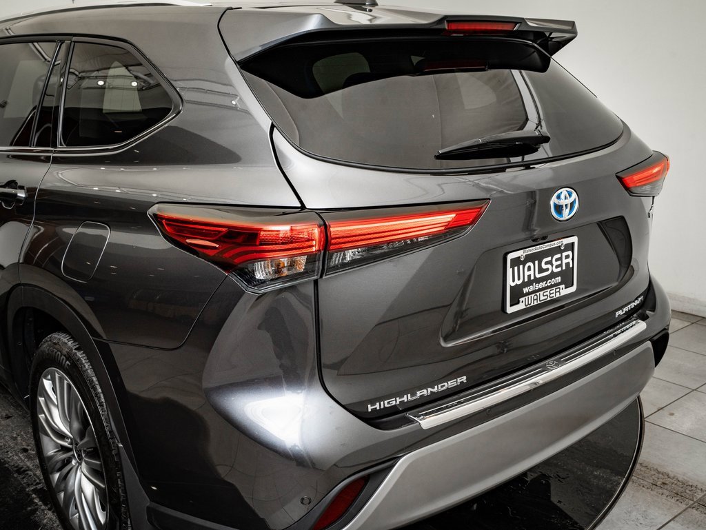 Used 2023 Toyota Highlander Platinum image 19