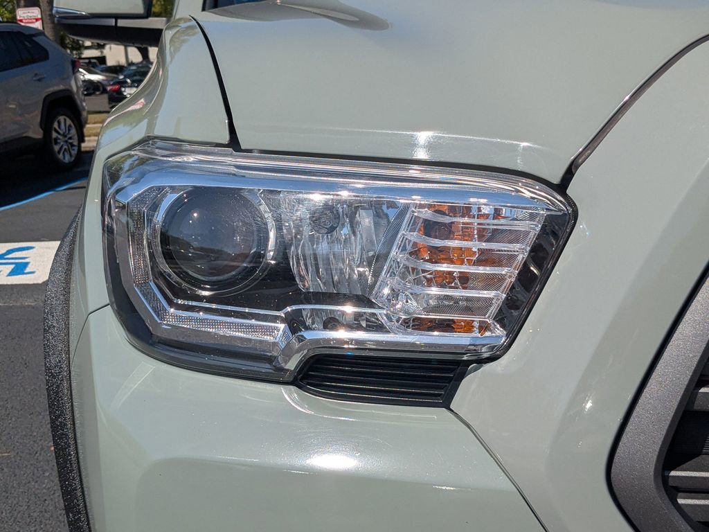Certified 2022 Toyota Tacoma TRD Sport w/ TRD Premium Sport Package AWD/4WD image 12