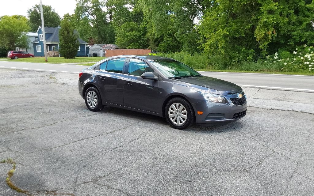 Used 2011 Chevrolet Cruze LS w/ Connectivity Package FWD image 5