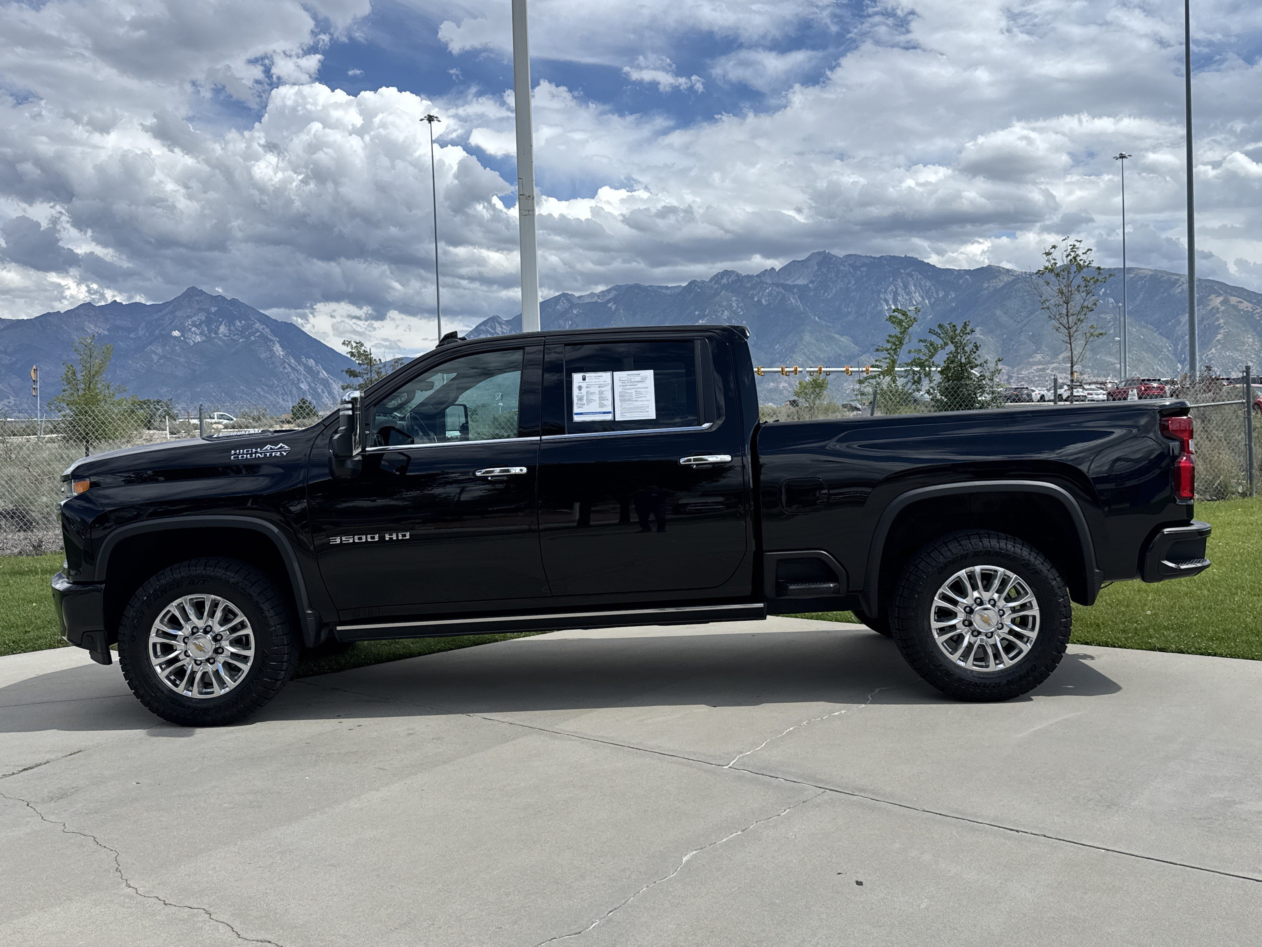 Certified 2022 Chevrolet Silverado 3500 High Country w/ Z71 Off-Road Package AWD/4WD image 2