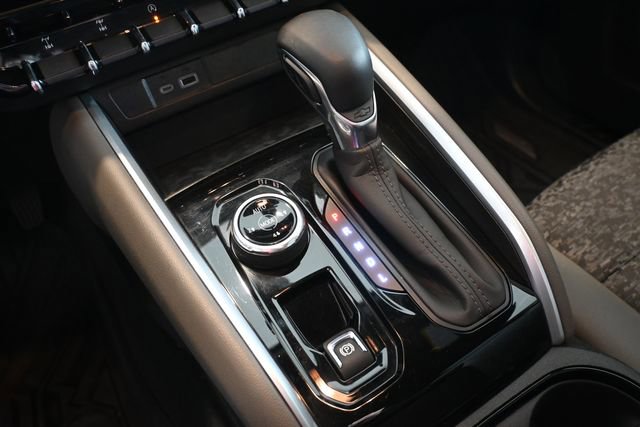 Used 2024 Chevrolet Colorado ZR2 w/ Technology Package image 24