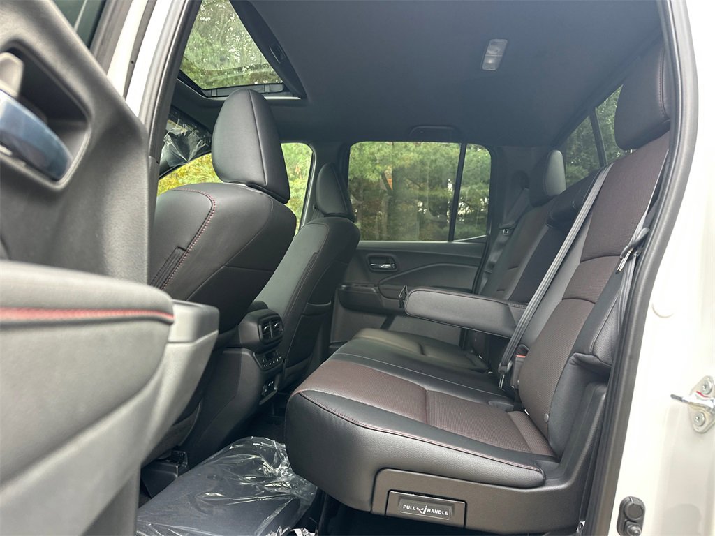New 2026 Honda Ridgeline Black Edition image 16
