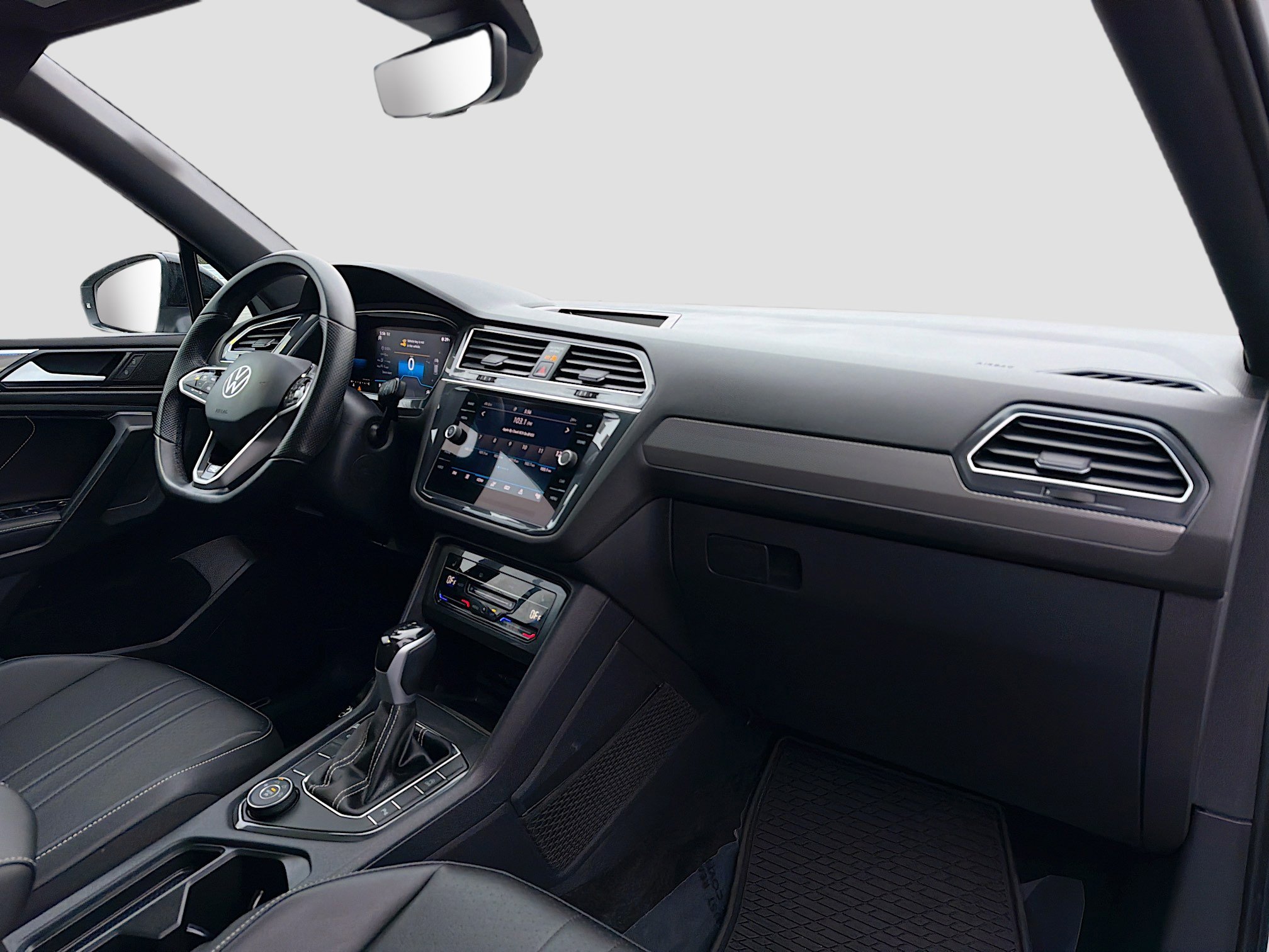 Used 2023 Volkswagen Tiguan SE R-Line image 5