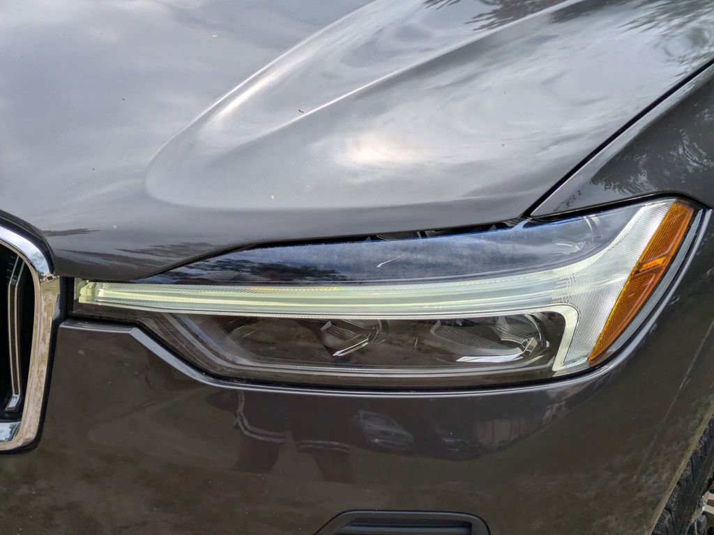 Certified 2023 Volvo XC60 B5 Plus FWD image 9
